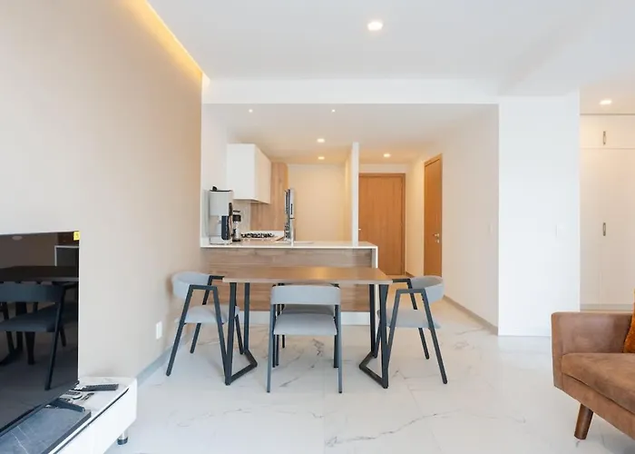 Designer Loft With Insane Amenities Gym Cine